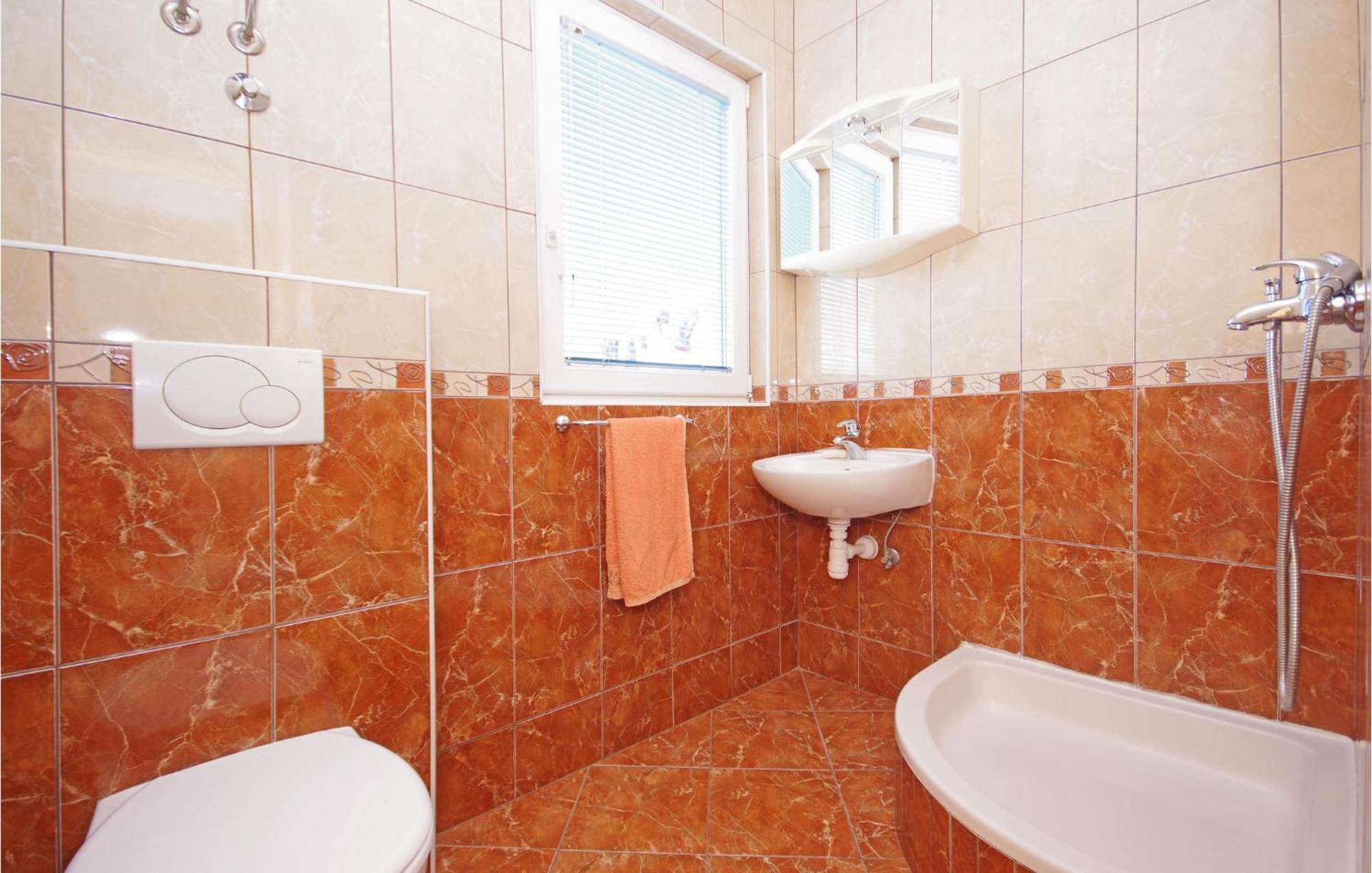 Stunning Apartment In Makarska Kültér fotó