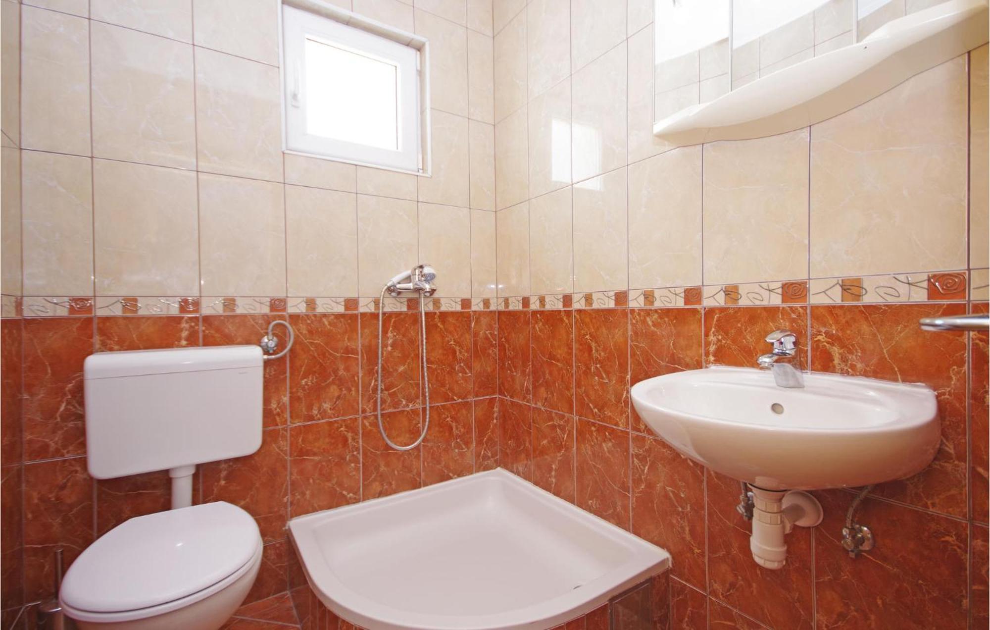 Stunning Apartment In Makarska Kültér fotó